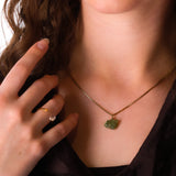 Kette mit Naturstein Anhänger – Handgemachte Edelstein Halskette in Goldoptik | Spiritueller Kristallschmuck