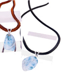 Larimar Anhänger mit Lederband | Echter Edelstein aus der Dominikanischen Republik