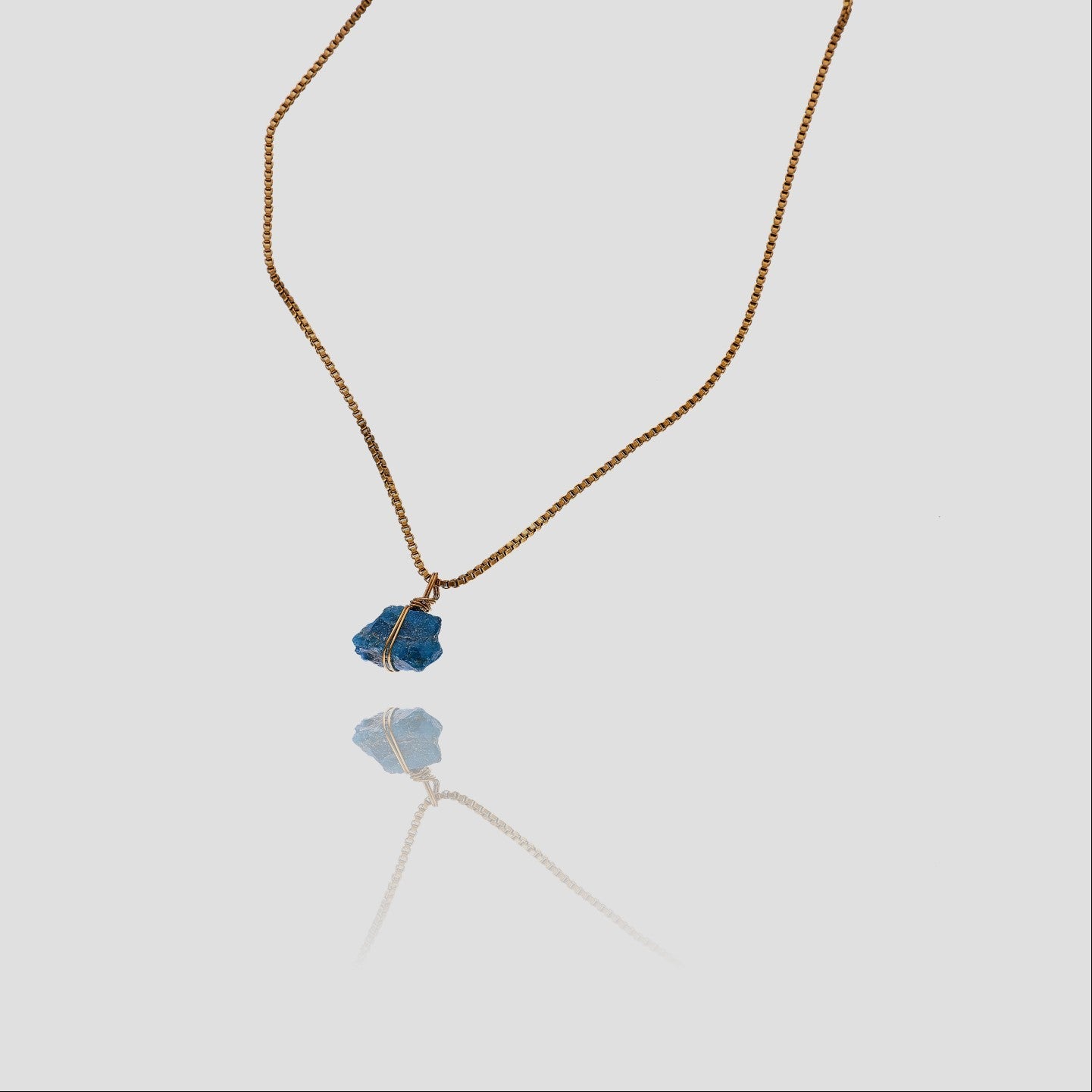 Kette mit Naturstein Anhänger – Handgemachte Edelstein Halskette in Goldoptik | Spiritueller Kristallschmuck