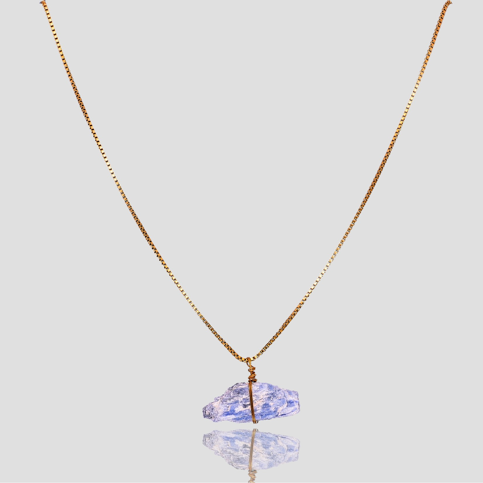 Kette mit Naturstein Anhänger – Handgemachte Edelstein Halskette in Goldoptik | Spiritueller Kristallschmuck