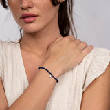  Lapislazuli Kristallarmband – stilvolles Accessoire für jeden Look.
